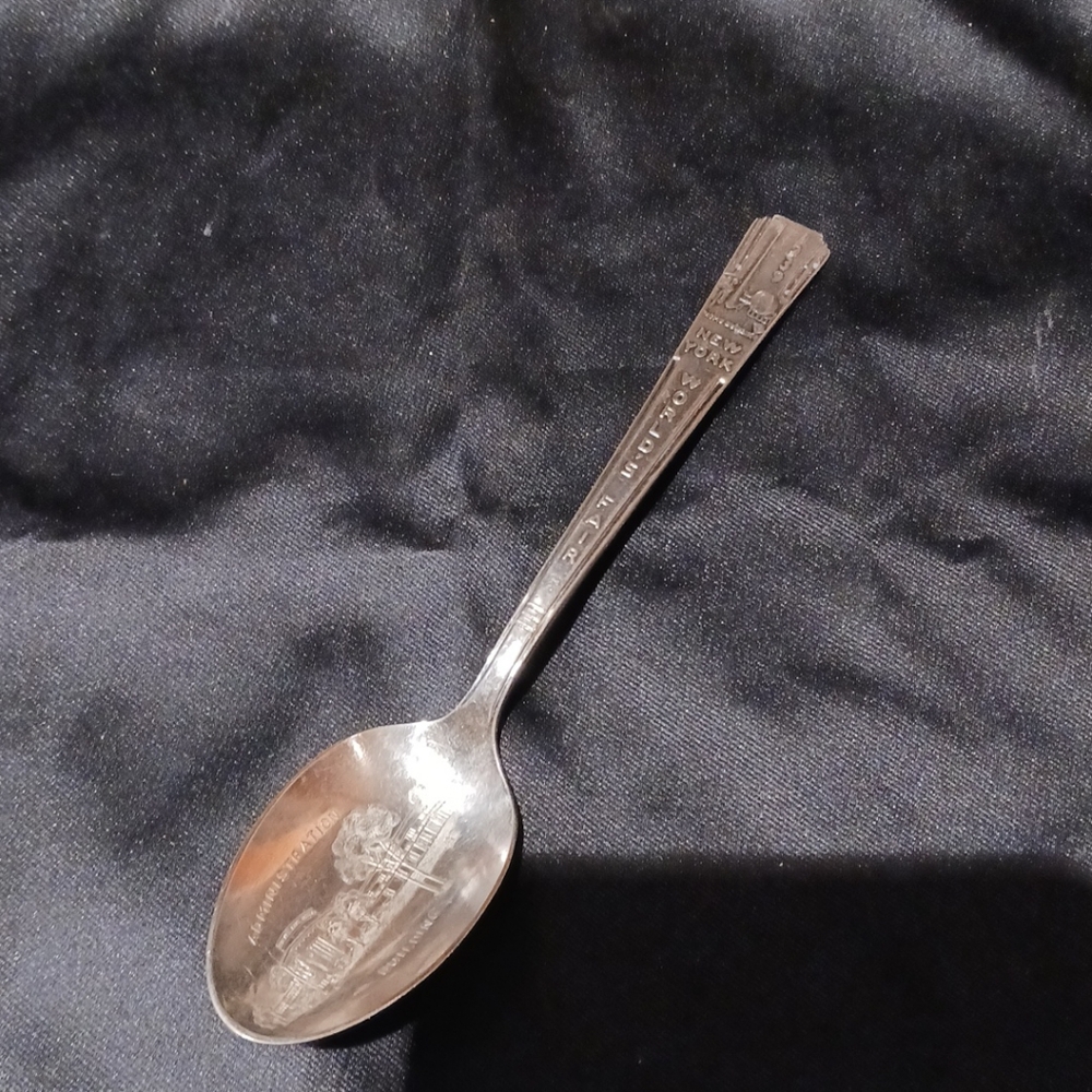 1939 NY World's Fair Spoon 'Administration Building'- Wm Rogers MFG Silver Plate